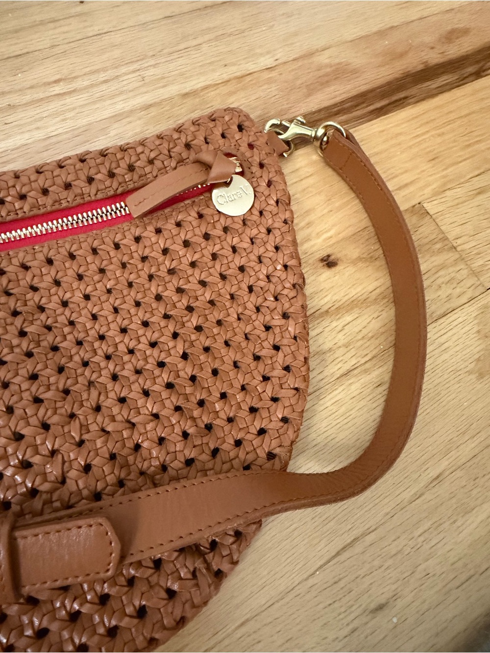 Clare V grande Fanny Crossbody in Tan with Red Zipper - Picture 3 of 9